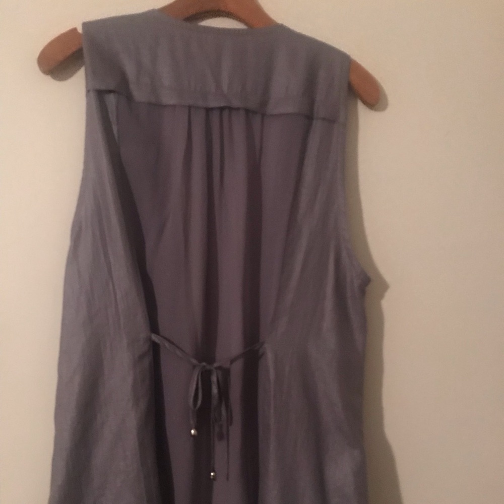 Vest - Picture 2 of 3